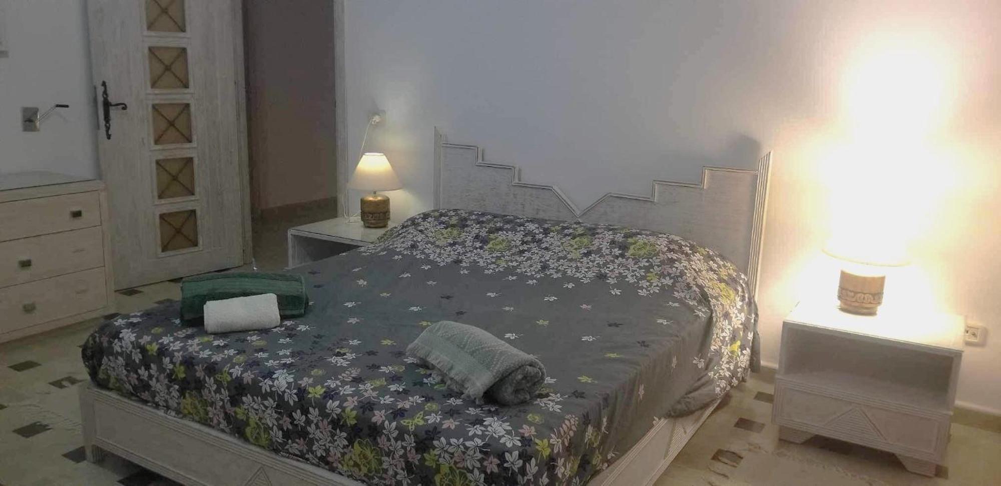 La Maison Les Pins Chambre D'Hote Chez L'Habitant La Marsa Exterior photo