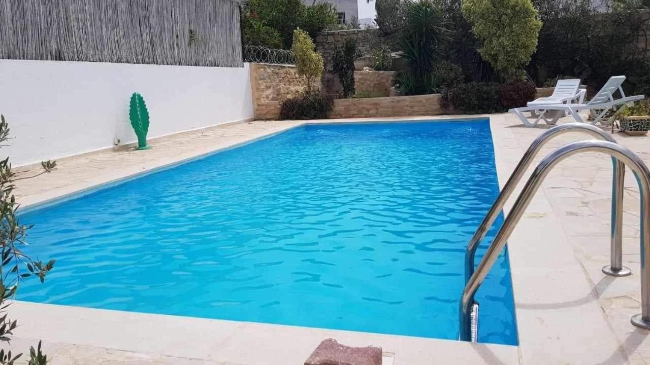 La Maison Les Pins Chambre D'Hote Chez L'Habitant La Marsa Exterior photo